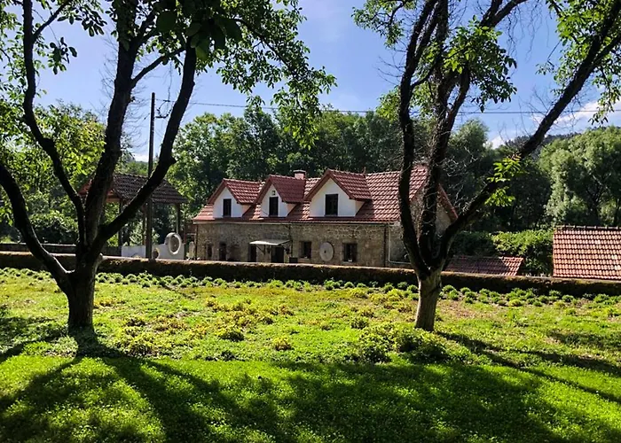 Casa Dos Moinhos Do Chao Do Mosteiro Konukevi 3*